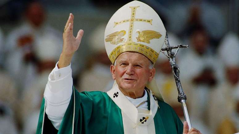 Durante o pontificado de Jo&atilde;o Paulo 2&ordm;, a Igreja lutou diretamente contra o comunismo, empoderou alas conservadoras como a Opus Dei