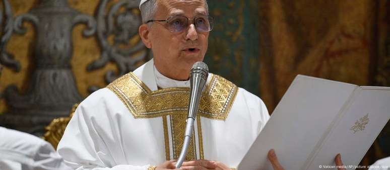 Papa Leão 14 celebrou a missa na presença dos cardeais e proferiu sua primeira homília