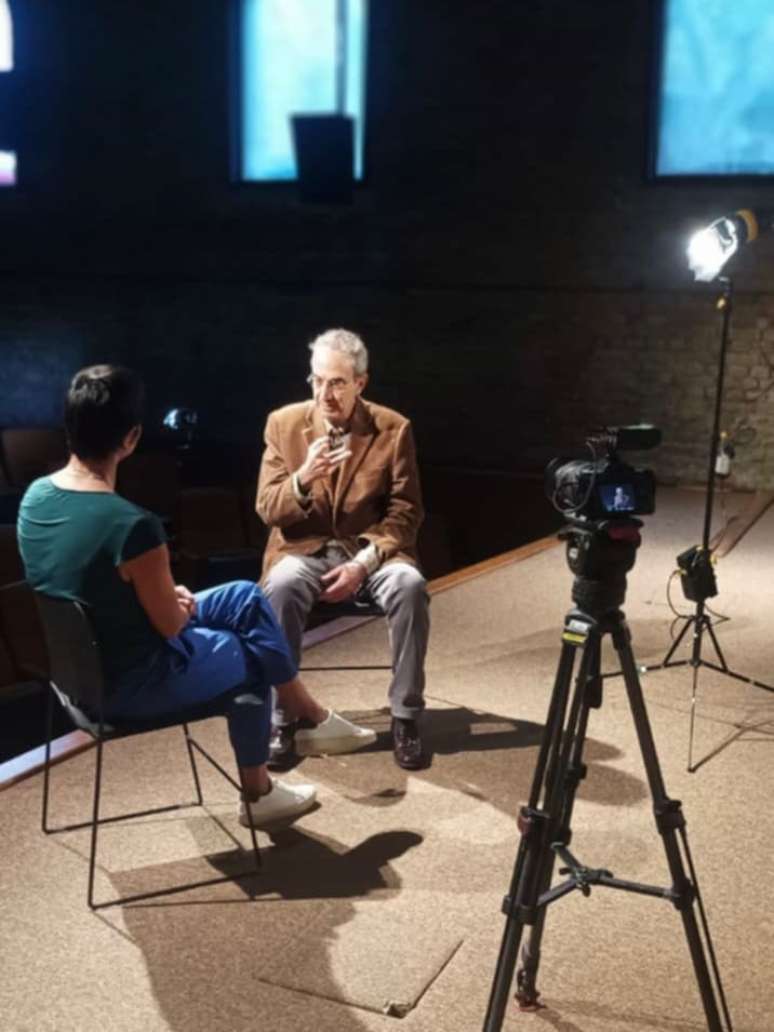 Bete Pacheco em ação: a jornalista sempre defendeu espaço às artes no telejornalismo