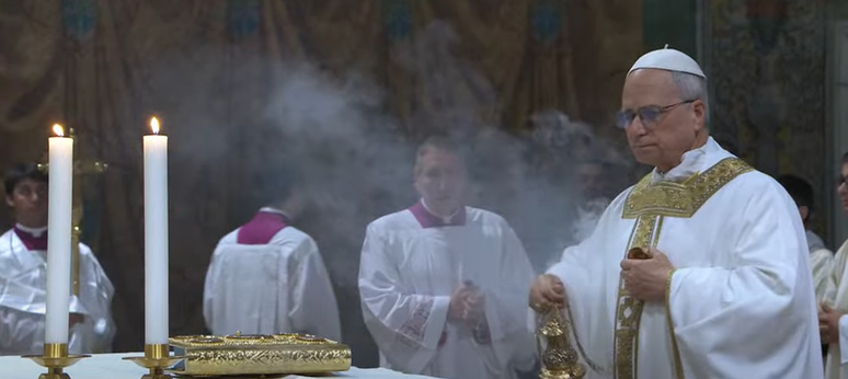 Papa Leão XIV celebra sua primeira missa