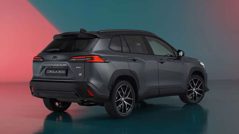 Novo Toyota Corolla Cross GR-Sport vendido na Europa