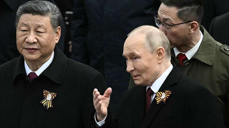 Xi acompanhou Putin nos anos comemorativos do 80º aniversário da derrota da Alemanha nazista