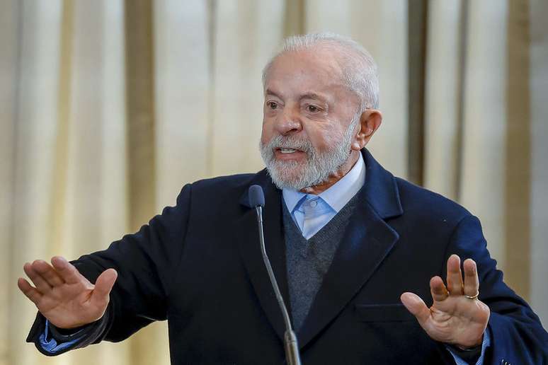 "Se tivesse feito um carnaval um ano atrás, possivelmente teria parado no carnaval", disse Lula sofre investigações da fraude no INSS