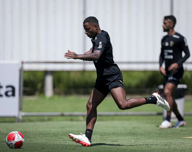 Sem jogar há mais de um mês, Palacios tem evolução em recuperação no Corinthians. 