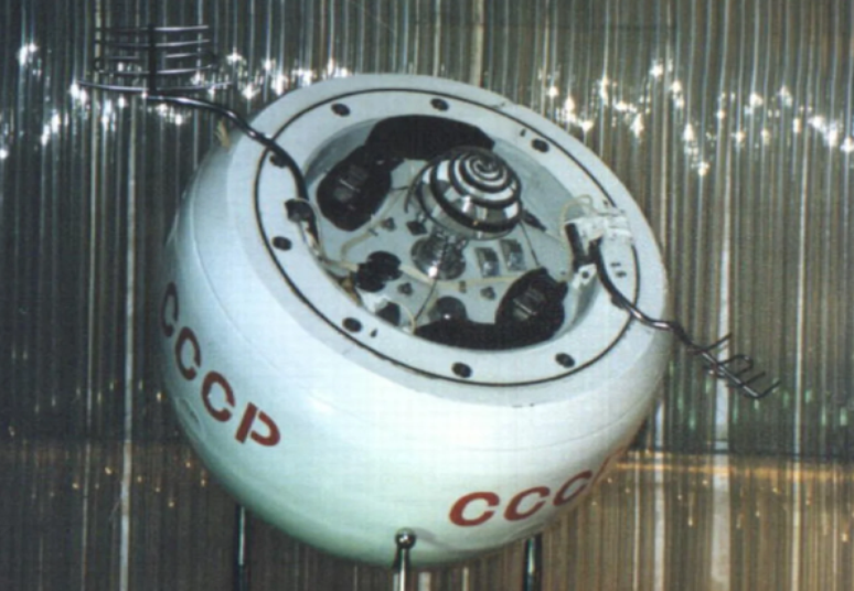 Lançada em 1972, a Kosmos 482 fazia parte de uma missão a Vênus, mas nunca saiu da órbita ao redor da Terra, deixada lá por uma falha do foguete