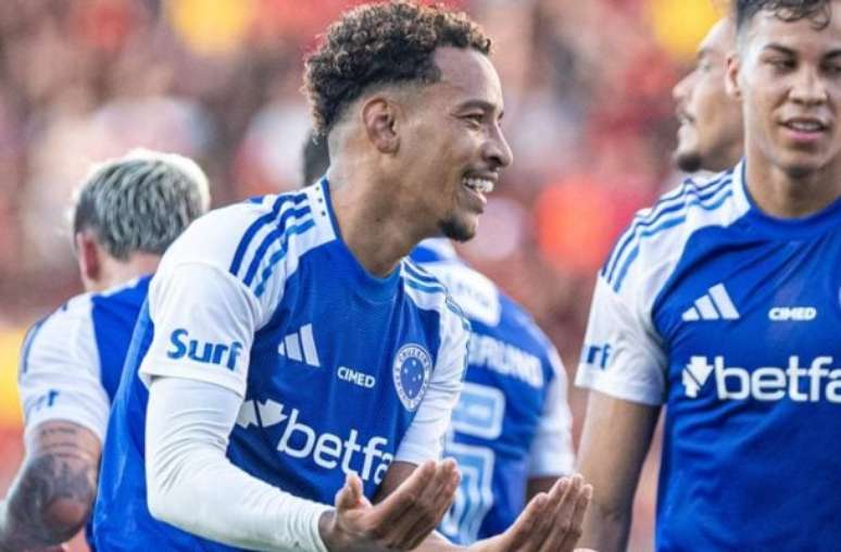 Rafael Vieira / Cruzeiro - Legenda: Matheus Pereira comemora gol contra o Sport