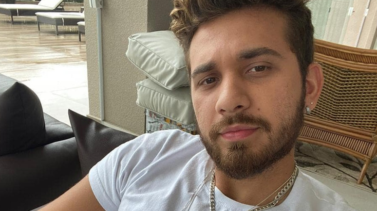 Climão! Gustavo Mioto expõe conflito com cantora famosa: 'Desagradável'