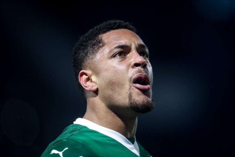 Vitor Roque anotó la victoria de Palmeiras contra Sao Paulo en Barueri.