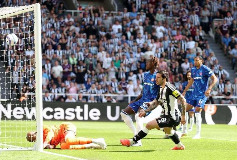 Sandro Tonali concluye para anotar el primer gol de Newcastle en Chelsea -
