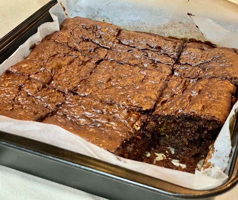 Wet avocado brownie: healthy, without milk, wheat and sugar