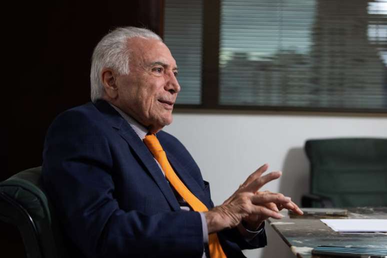 "Eu acho que o presidente Lula não tem feito uma coisa que ele fazia muito nos dois primeiros mandatos. Ele dialogava muito com o Congresso Nacional", diz Temer