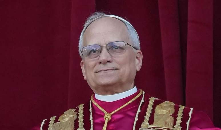 'Pior que é mesmo': a semelhança do Papa Leão XIV com Wagner Moura está levando a web à loucura. Compare!.