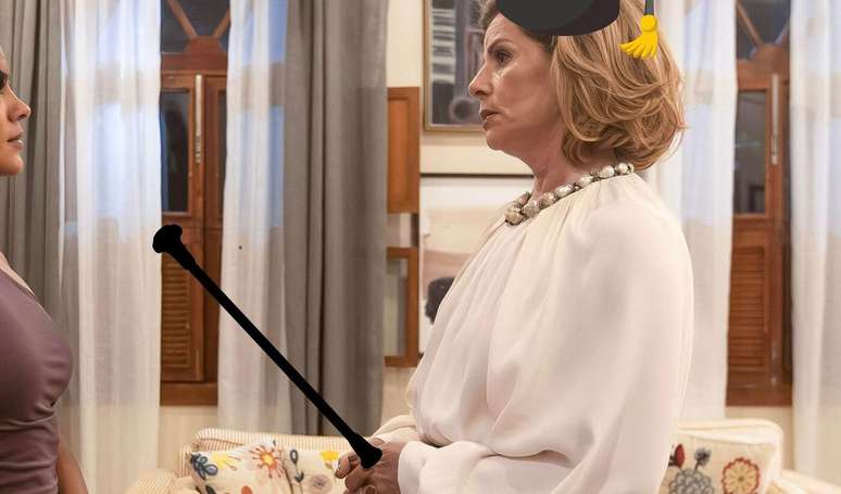 Maria de Fátima (Bella Campos) aprende com os ensinamentos de Odete Roitman (Debora Bloch) na novela Vale Tudo.