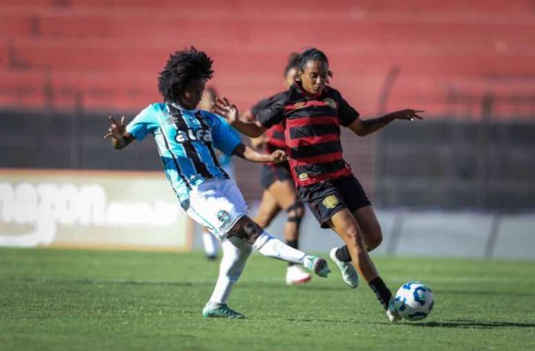 Sport e Grêmio na Ilha do Retiro pelo Brasileiro Feminino – FOTO: CAROLINE MOTTA/GRÊMIO FBPA