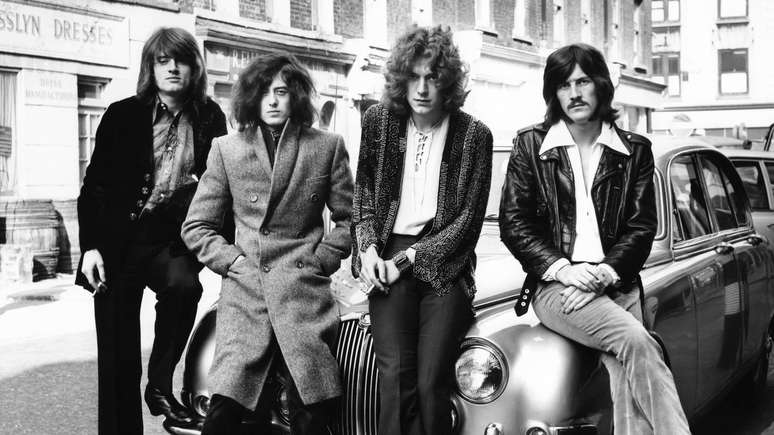 Led Zeppelin em sua primeira sess&atilde;o de fotos, em dezembro de 1968 -