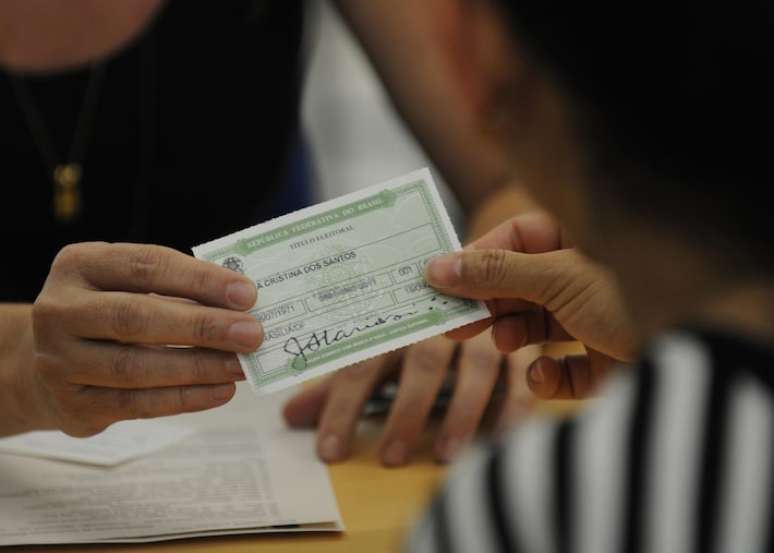 Título de eleitor: desde o início do período de regularização, em 7 de março, mais de 111 mil cidadãos já procuraram os órgãos eleitorais para resolver suas pendências