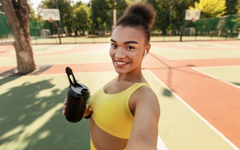 This pre-workout is cheaper, simple to do and probably you have in the plant drawer of your refrigerator