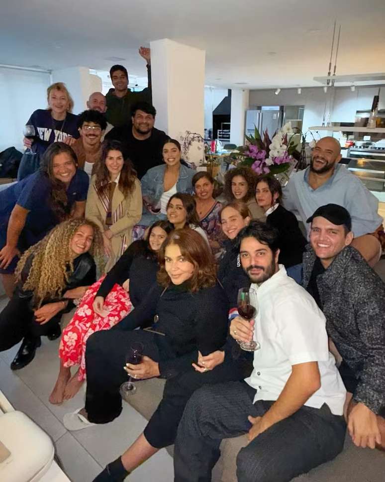 Preta Gil em almo&ccedil;o com familiares e amigos - Instagram