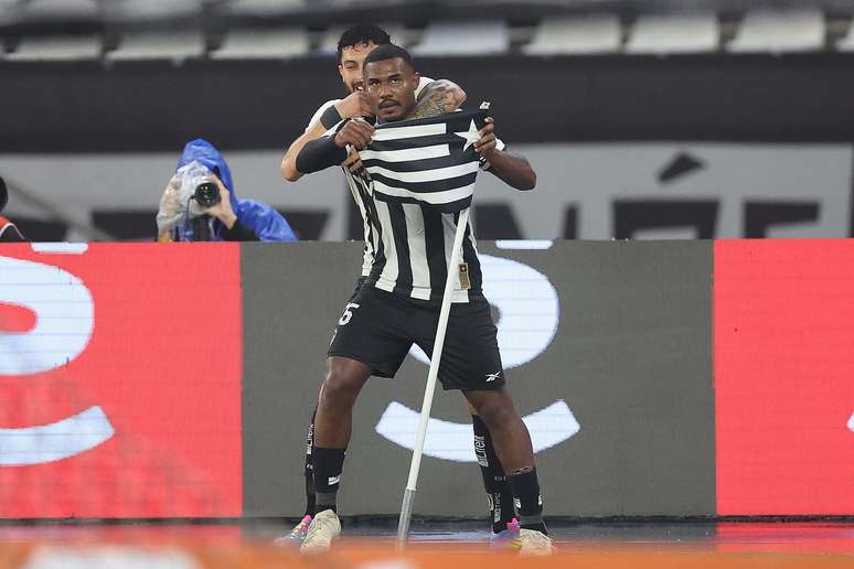 Alex Telles y Cuibano estaban resumiendo la ruta de Botafogo 