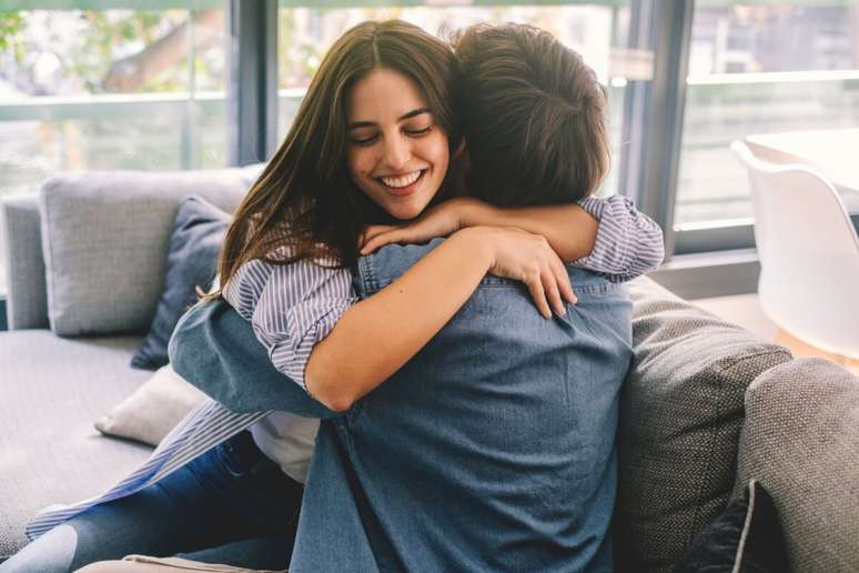 Acessando a memória profunda, a terapia de reprocessamento generativo ajuda os casais a superarem traumas 