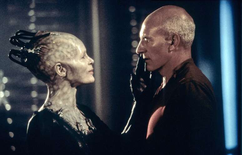 Alice Krige and Patrick Stewart