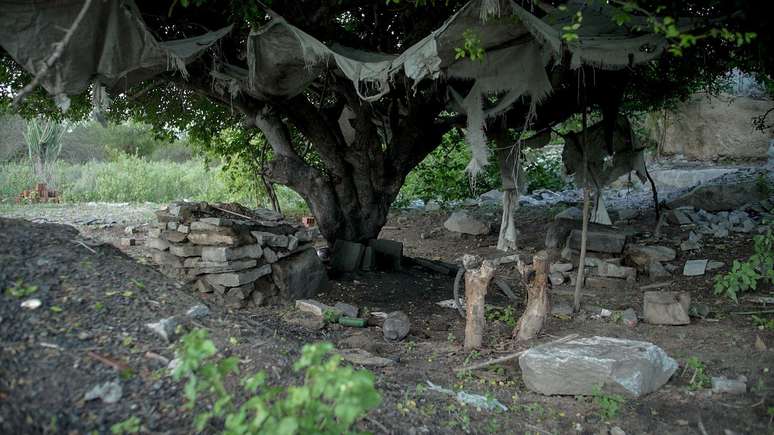 Trabalhadores de pedreira na Para&iacute;ba se acomodavam e faziam refei&ccedil;&otilde;es em barraco improvisado