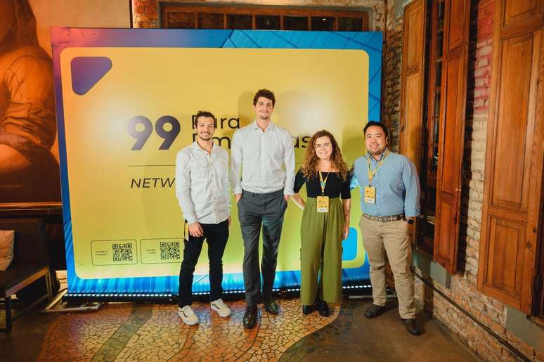 Os palestrantes do evento de Network da 99, que reuniu diversas empresas para muitas trocas de experiências