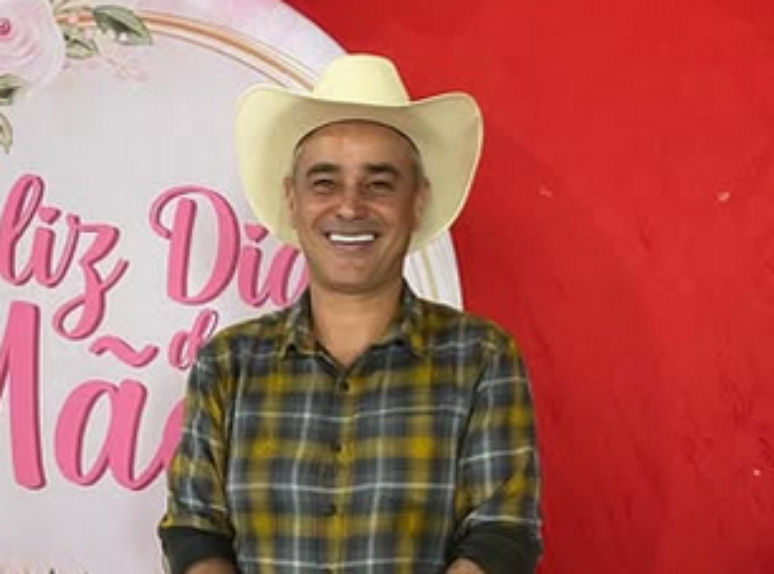 Almir continuava se apresentando como vereador nas redes sociais