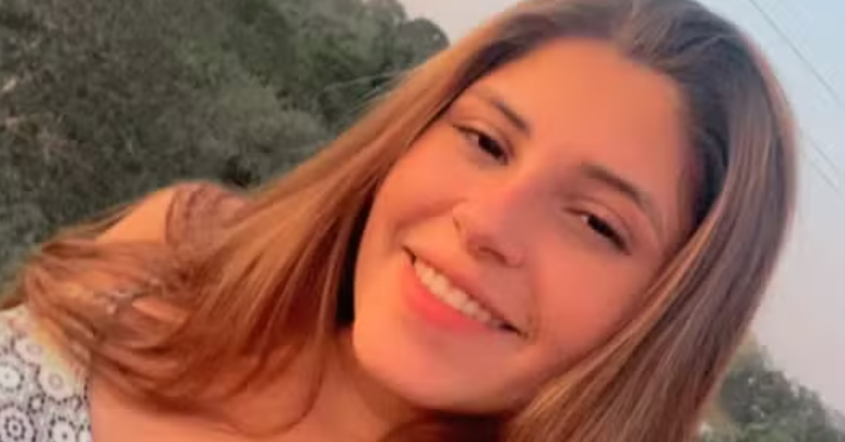 Jovem morreu após mais de 50 dias internada; Ana Carolina foi atropelada pelo carro dirigido pelo namorado