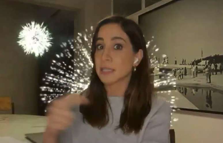 Jornalista riu com a cena e brincou: "Ano novo?"