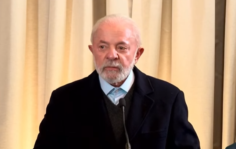 O presidente Lula deu entrevista coletiva à imprensa nesta segunda-feira, 12