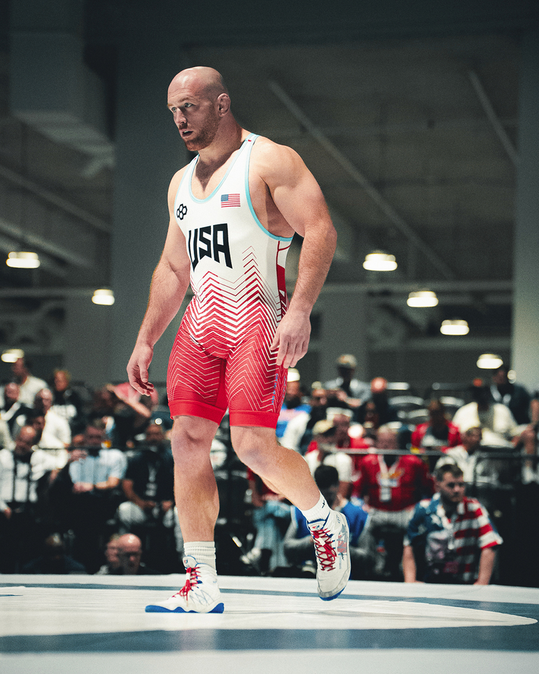 Kyle Snyder durante la lucha en 2025