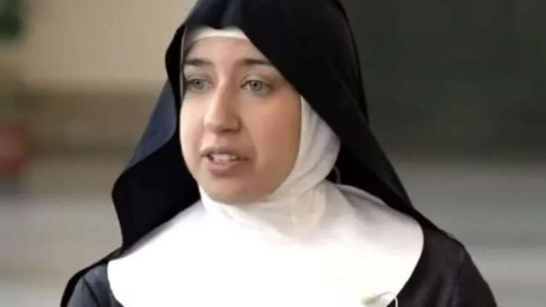 Entenda por que a brasileira Aline Ghammachi foi chamada de "bonita demais  para ser freira"