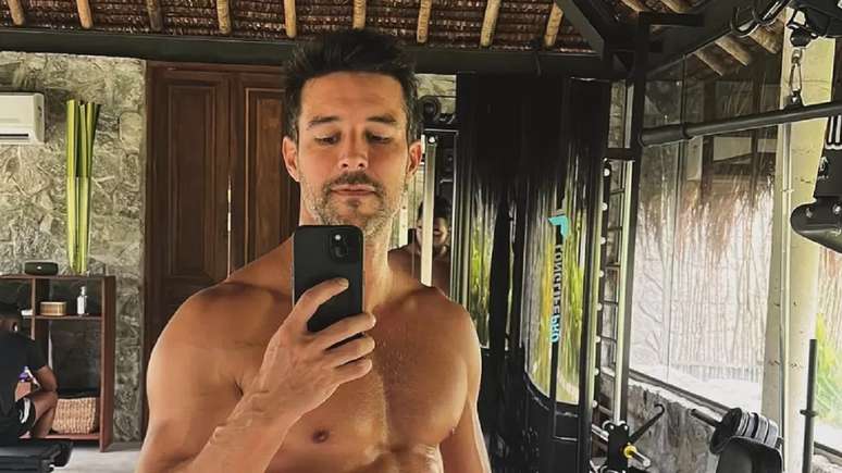 Bernardo Velasco é quem interpreta Igor, personal trainer e novo caso de Odete Roitman