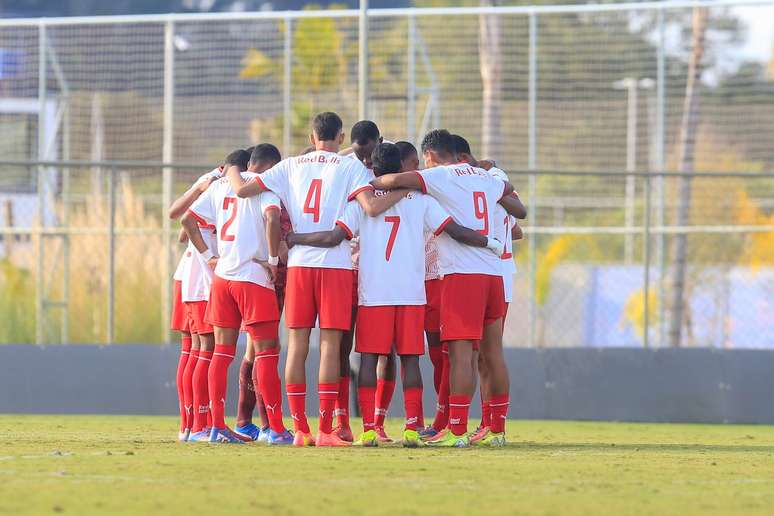 Jogadores do time sub-20 do Red Bull Bragantino. 
