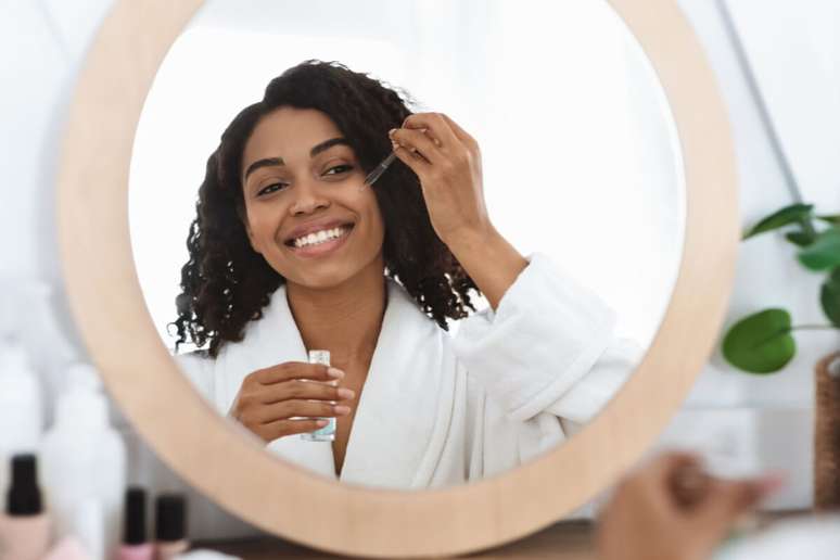 Niacinamide helps to control the ability to the skin Niacinamide helps to control the ability to the skin