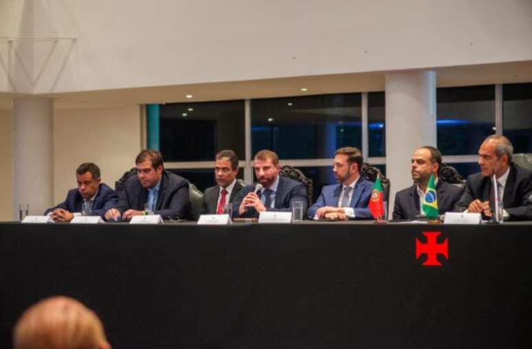 The group of partner asks for a possible conflict of interest in Vasco The group of partner asks for a possible conflict of interest in Vasco