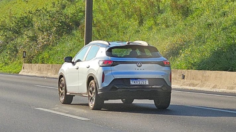 Novo Volkswagen Tera é flagrado sem camuflagem pelo Guia do Carro