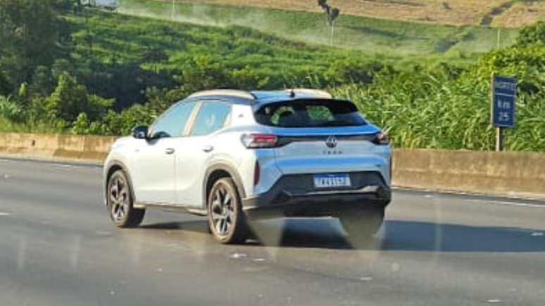 Novo Volkswagen Tera é flagrado sem camuflagem pelo Guia do Carro