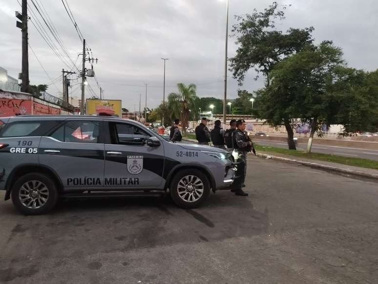 Polícia faz patrulhamento em vias expressas na Zona Norte do RJ