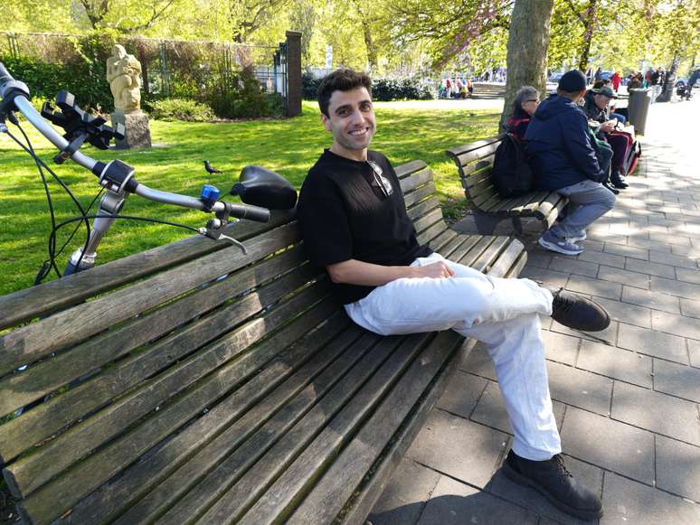 Thalles Reis Sarandy leva 12 minutos para chegar ao trabalho de bicicleta