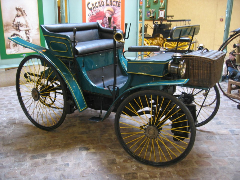 Primeiro carro do Brasil foi um Peugeot Type 3 Vis-à-Vis trazido por Santos Dumont em 1891