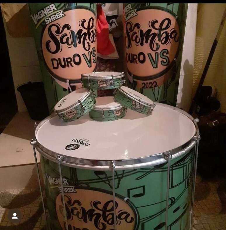 Tamborim, surdo e timbal estão entre os principais instrumentos usados no samba junino, escola de música da periferia.