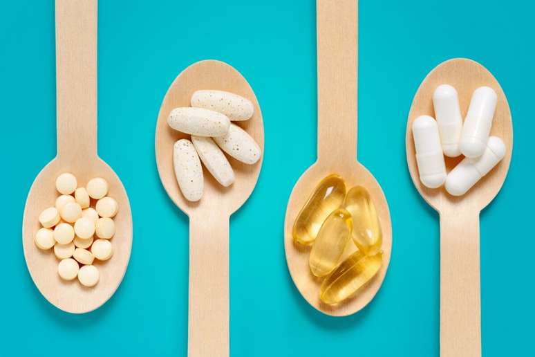 O uso excessivo de multivitamínicos pode provocar alterações gastrointestinais, dores de cabeça, distúrbios hormonais e até intoxicações 