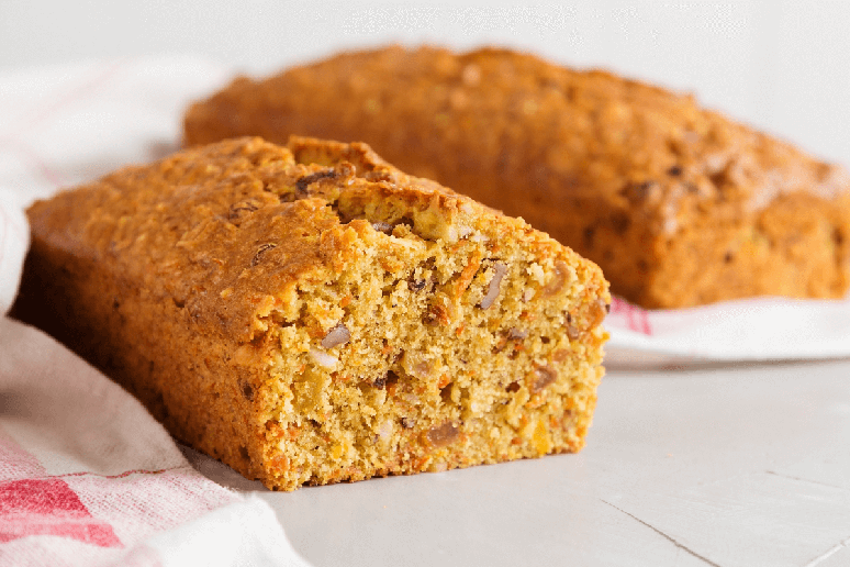 Bolo de cenoura fit com nozes 
