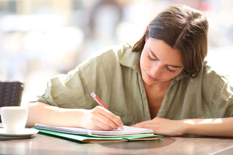 É fundamental ter contato com diferentes gêneros textuais 