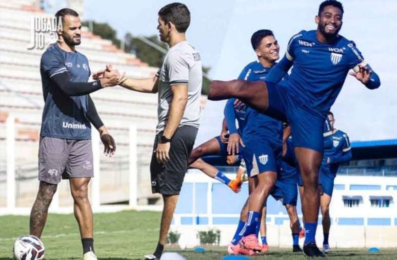 - Fotos: Luis Miguel Ferreira/Ferroviária SAF e Guilherme Griebeler/Avai FC - Legenda: Ferroviária e Avaí se enfrentam nesta quinta-feira (15), na Fonte Luminosa