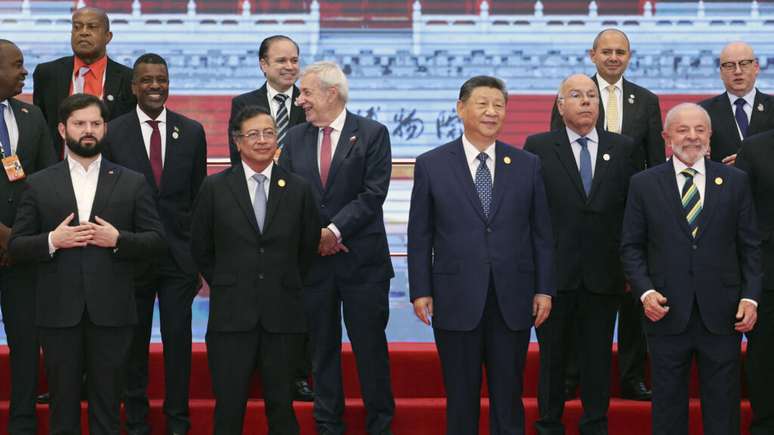 Participantes do IV Fórum Ministerial China-Celac (Comunidade de Estados Latino-Americanos e Caribenhos), em Pequim, em 13 de maio de 2025.