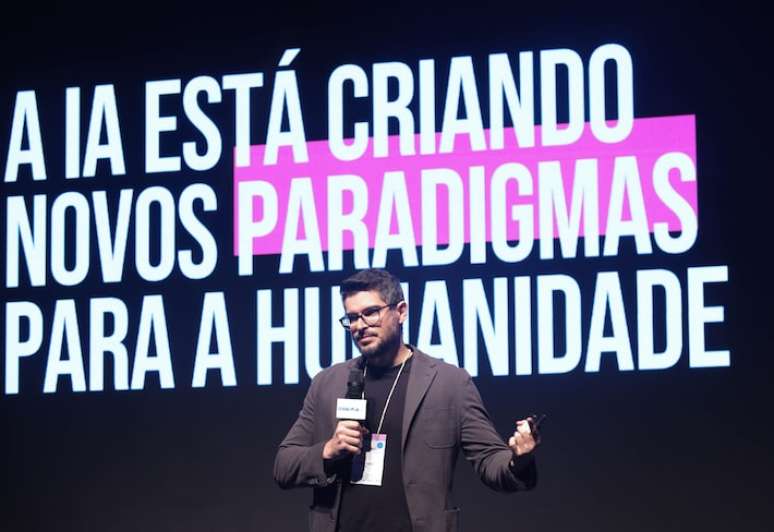 'Modelo está sendo desafiado por novas formas de interação e busca de informação', diz Diogo Cortiz