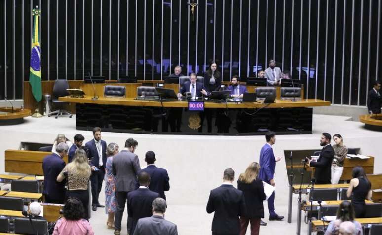 Decisão sobre tramitação das PECs cabe a Hugo Motta, presidente da Câmara